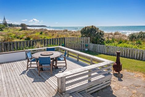 Photo of property in 165 Blue Pacific Parade, Riversdale Beach, Masterton, 5872