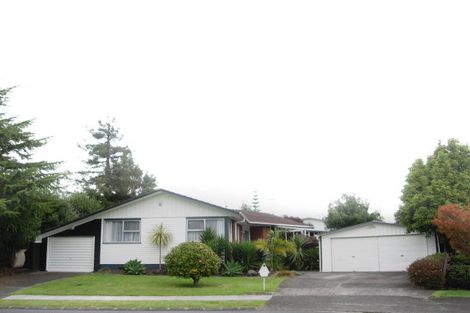 Photo of property in 16 Ellison Place, Pakuranga Heights, Auckland, 2010
