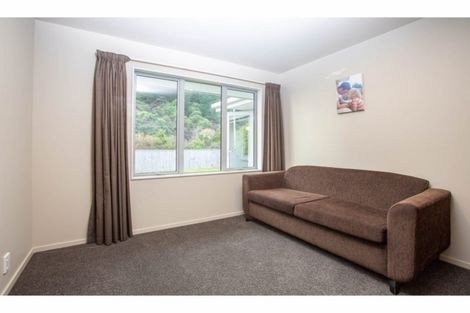 Photo of property in 3 Tussock Place, Stoke, Nelson, 7011