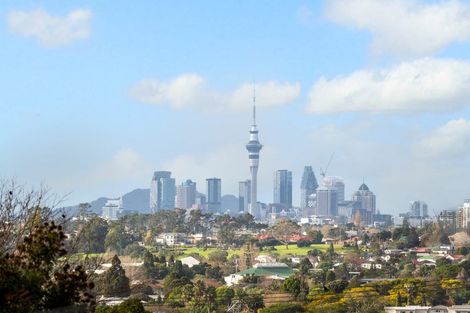 Photo of property in 8 Riverview Road, New Lynn, Auckland, 0600