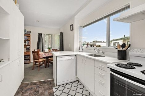 Photo of property in 16 Rosehill Place, Nawton, Hamilton, 3200