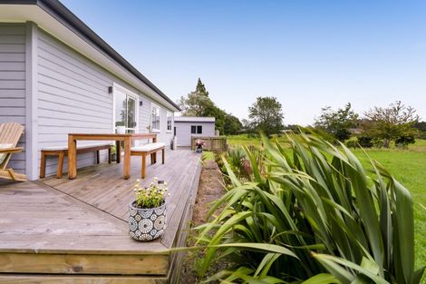 Photo of property in 8 Manatu Lane, Inglewood, 4330