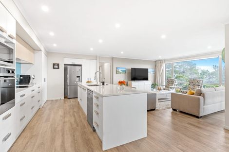 Photo of property in 16 Ruth Craig Place, Stanmore Bay, Whangaparaoa, 0932