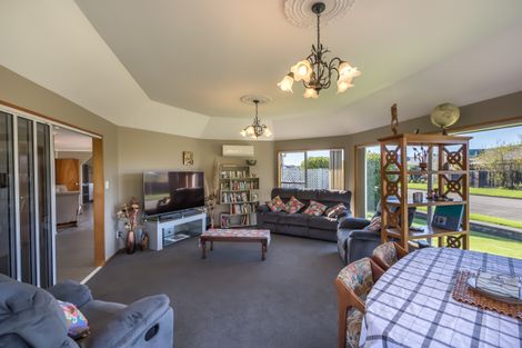 Photo of property in 125 Winters Road, Mairehau, Christchurch, 8052