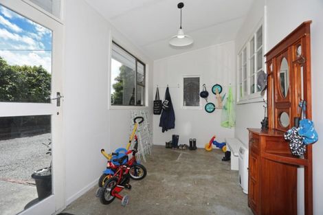 Photo of property in 38 Grey Street, Marton, 4710