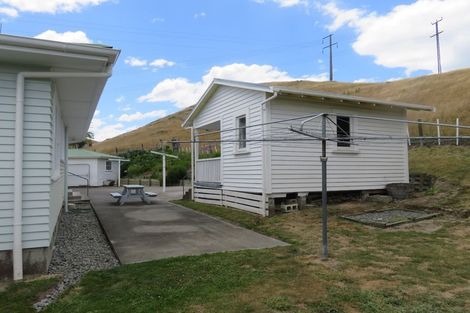 Photo of property in 1460 State Highway 50, Fernhill, Napier, 4183