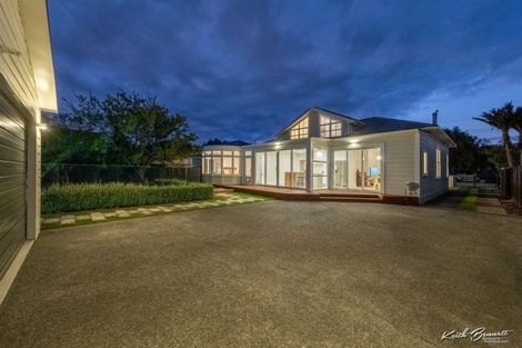 Photo of property in 4 Hautana Square, Woburn, Lower Hutt, 5010