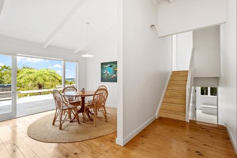 Photo of property in 16 Grand View Road, Leigh, 0985