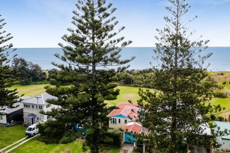 Photo of property in 16 Battiscombe Terrace, Waitara, 4320