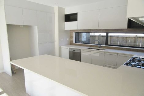 Photo of property in 10 Brumbie Way, Karaka, Papakura, 2113