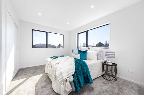 Photo of property in 3a Pendlebury Street, Green Bay, Auckland, 0604