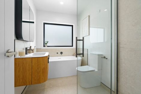 Photo of property in 9a Bourke Drive, Cambridge, 3434