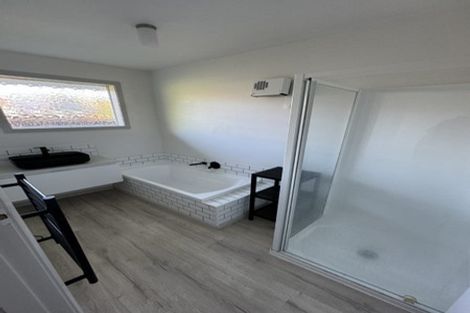 Photo of property in 2/32 Mona Vale Avenue, Riccarton, Christchurch, 8011