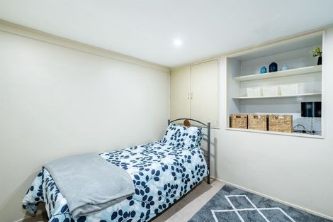 Photo of property in 2/51 Ocean View Road, Hillcrest, Auckland, 0627