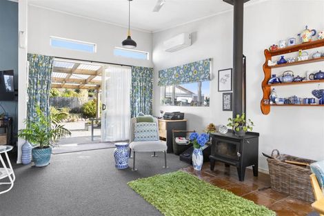 Photo of property in 33b Romilly Street, Westport, 7825