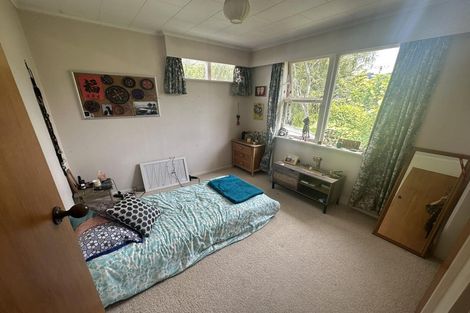 Photo of property in 4a Dowling Grove, Silverstream, Upper Hutt, 5019