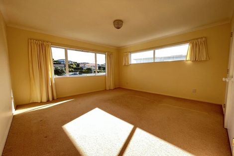 Photo of property in 33 Pendennis Point, Camborne, Porirua, 5026