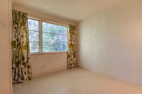 Photo of property in 20 Raroa Terrace, Tawa, Wellington, 5028