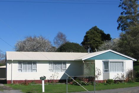 Photo of property in 2 Fox Street, Featherston, 5710