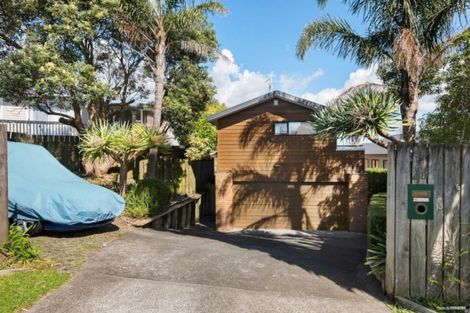 Photo of property in 2/4 Mercury Lane, Windsor Park, Auckland, 0632