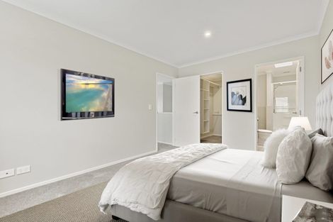 Photo of property in 2 Briddock Way, Swanson, Auckland, 0614