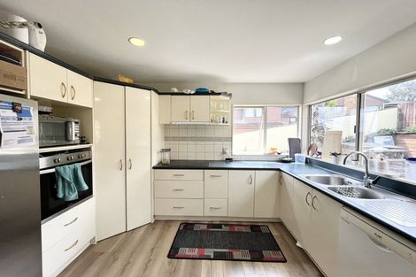 Photo of property in 36 Mandeville Place, Unsworth Heights, Auckland, 0632