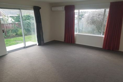 Photo of property in 2/7a Glen Place, Parklands, Christchurch, 8083