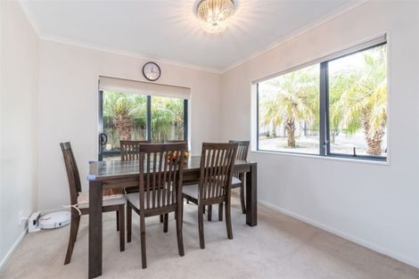 Photo of property in 10 Roy Maloney Drive, Henderson, Auckland, 0612