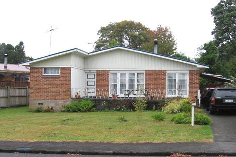 Photo of property in 5 Tracey Terrace, Te Atatu South, Auckland, 0602