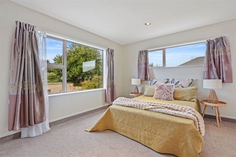 Photo of property in 2 Fieldstone Lane, Spreydon, Christchurch, 8024