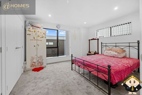 Photo of property in 5e Beach Road, Te Atatu Peninsula, 0610