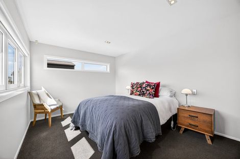 Photo of property in 9a Craig Road, Milford, Auckland, 0620