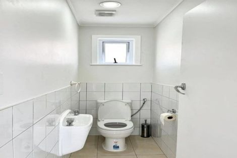 Photo of property in 12 Keats Place, Blockhouse Bay, Auckland, 0600