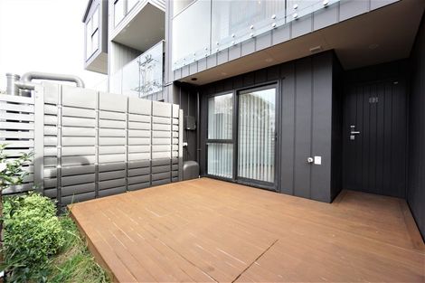 Photo of property in 3/26 Buscomb Avenue, Henderson, Auckland, 0610