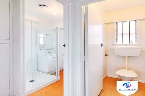 Photo of property in 2/16 Blacklock Avenue, Henderson, Auckland, 0612