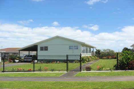 Photo of property in 6 De Bloge Place, Clendon Park, Auckland, 2103