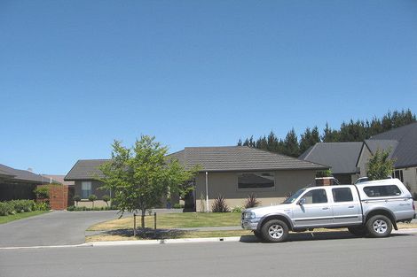 Photo of property in 8 Whio Close, Parklands, Christchurch, 8083