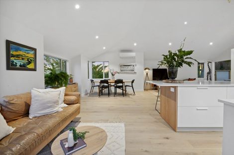 Photo of property in 2/4 Richards Avenue, Forrest Hill, Auckland, 0620