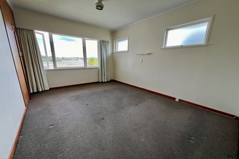 Photo of property in 1/15 Birkley Road, Bayswater, Auckland, 0622