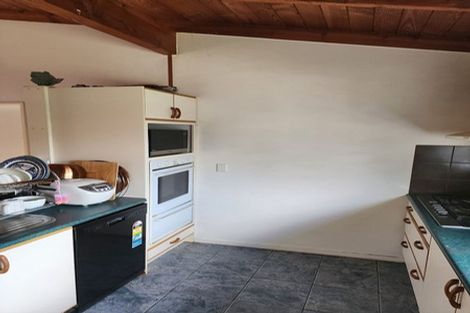 Photo of property in 10 Godwit Place, Waiuku, 2123