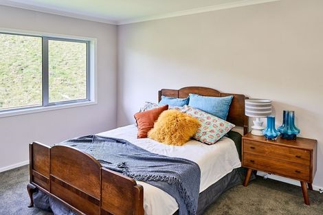 Photo of property in 113 Queen Charlotte Drive, Aotea, Porirua, 5024