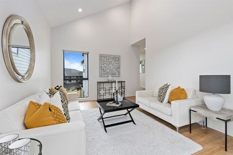 Photo of property in 1b Lemon Grove Lane, Greenhithe, Auckland, 0632