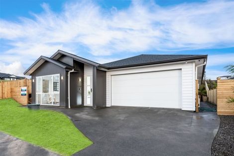 Photo of property in 17 Jeroboam Loop, Kumeu, 0810
