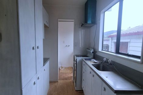 Photo of property in 2/18 Eulogy Place, Randwick Park, Auckland, 2105