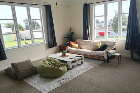 Photo of property in 159 Egmont Street, Patea, 4520