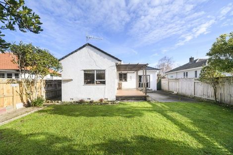 Photo of property in 19 Franklin Avenue, Hokowhitu, Palmerston North, 4410