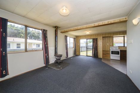 Photo of property in 32 Rata Street, Tokomaru, Palmerston North, 4474