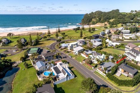 Photo of property in 202 Onemana Drive, Onemana, Whangamata, 3691