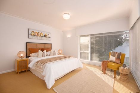 Photo of property in 33 Covil Avenue, Te Atatu South, Auckland, 0610