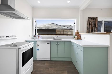 Photo of property in 33 Upjohn Street, Brooklands, New Plymouth, 4310